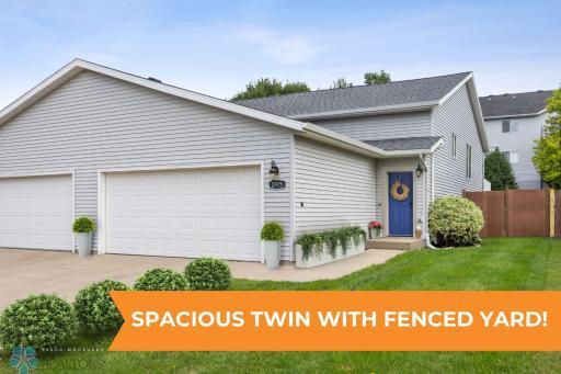 Virtually Staged - Spacious Twin With Fenced Yard!
