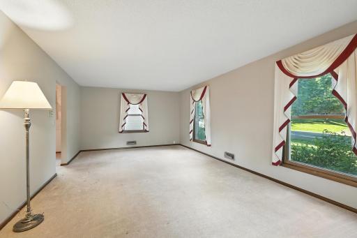 1281 Carlson Lake Lane, Eagan, MN 55123