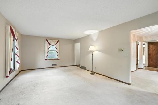 1281 Carlson Lake Lane, Eagan, MN 55123