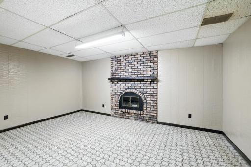 1281 Carlson Lake Lane, Eagan, MN 55123
