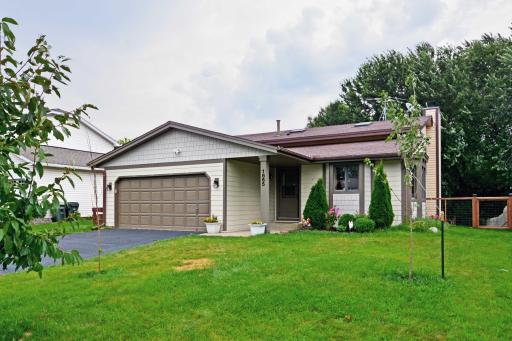 1865 Deer Hills Trail, Saint Paul, MN 55122