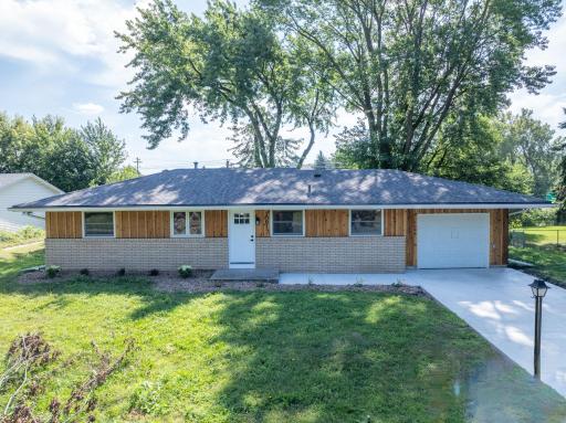 10917 Southview Drive, Burnsville, MN 55337