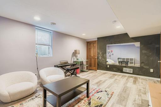 1479 17th Avenue NW, Saint Paul, MN 55112