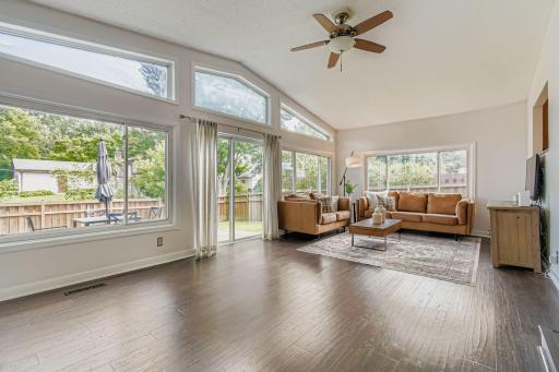 1479 17th Avenue NW, Saint Paul, MN 55112
