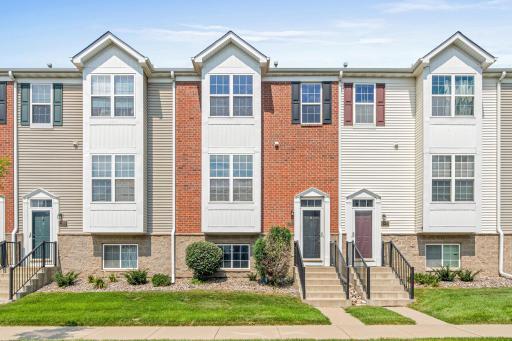 7917 Stratford Circle N, Shakopee, MN 55379