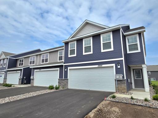 Welcome home to the Fenway at Ardan Place in Rosemount! Photo is of similar home. Options and colors may vary. Ask Sales Agent for details.