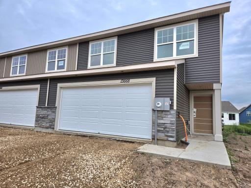 Welcome home to the Fenway at Ardan Place in Rosemount! Photo is of actual home. Options and colors may vary. Ask Sales Agent for details.