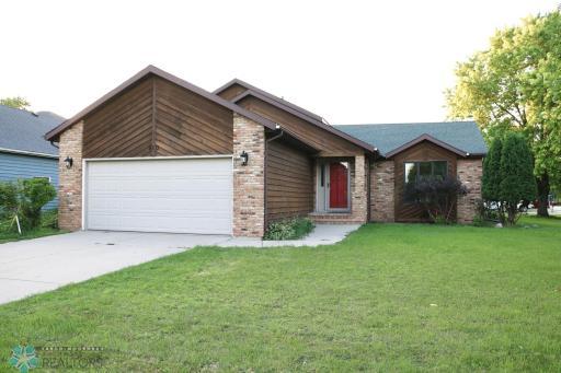 910 Sommerset Drive, West Fargo, ND 58078