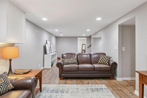 401 Jackson Avenue S, Hopkins, MN 55343