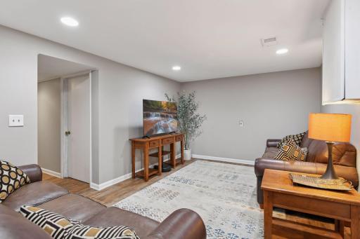 401 Jackson Avenue S, Hopkins, MN 55343
