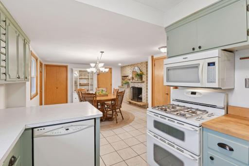 401 Jackson Avenue S, Hopkins, MN 55343
