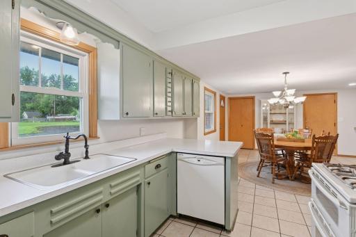 401 Jackson Avenue S, Hopkins, MN 55343