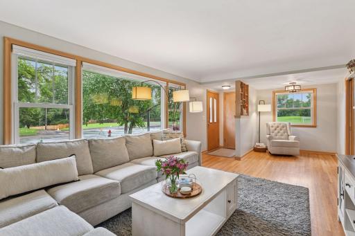 401 Jackson Avenue S, Hopkins, MN 55343