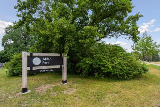 401 Jackson Avenue S, Hopkins, MN 55343