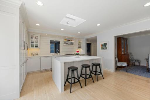 532 Janalyn Circle, Minneapolis, MN 55416