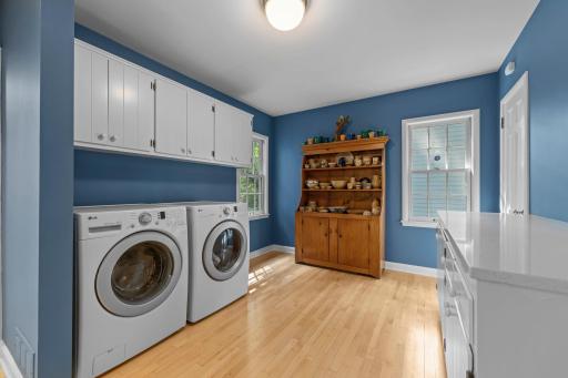 532 Janalyn Circle, Minneapolis, MN 55416