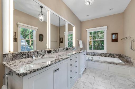 532 Janalyn Circle, Minneapolis, MN 55416