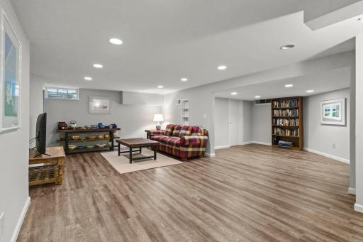 532 Janalyn Circle, Minneapolis, MN 55416