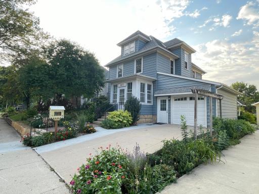 222 W Pleasant Street, Mankato, MN 56001