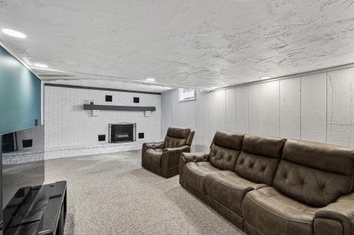 1601 Amy Lane, Brooklyn Center, MN 55430