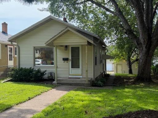 2002 Orange Avenue E, Saint Paul, MN 55119