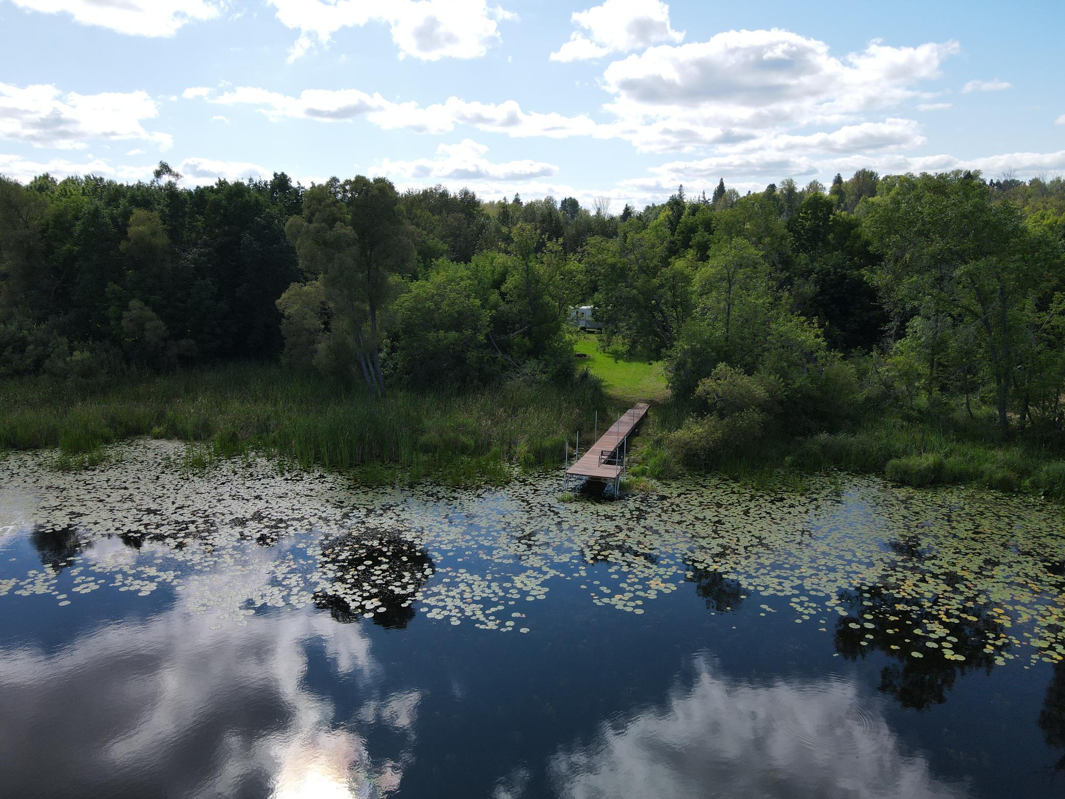 Viewing window out to the lake