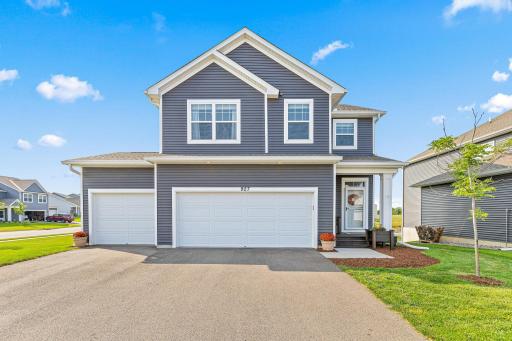 927 Silvercreek Avenue W, Delano, MN 55328
