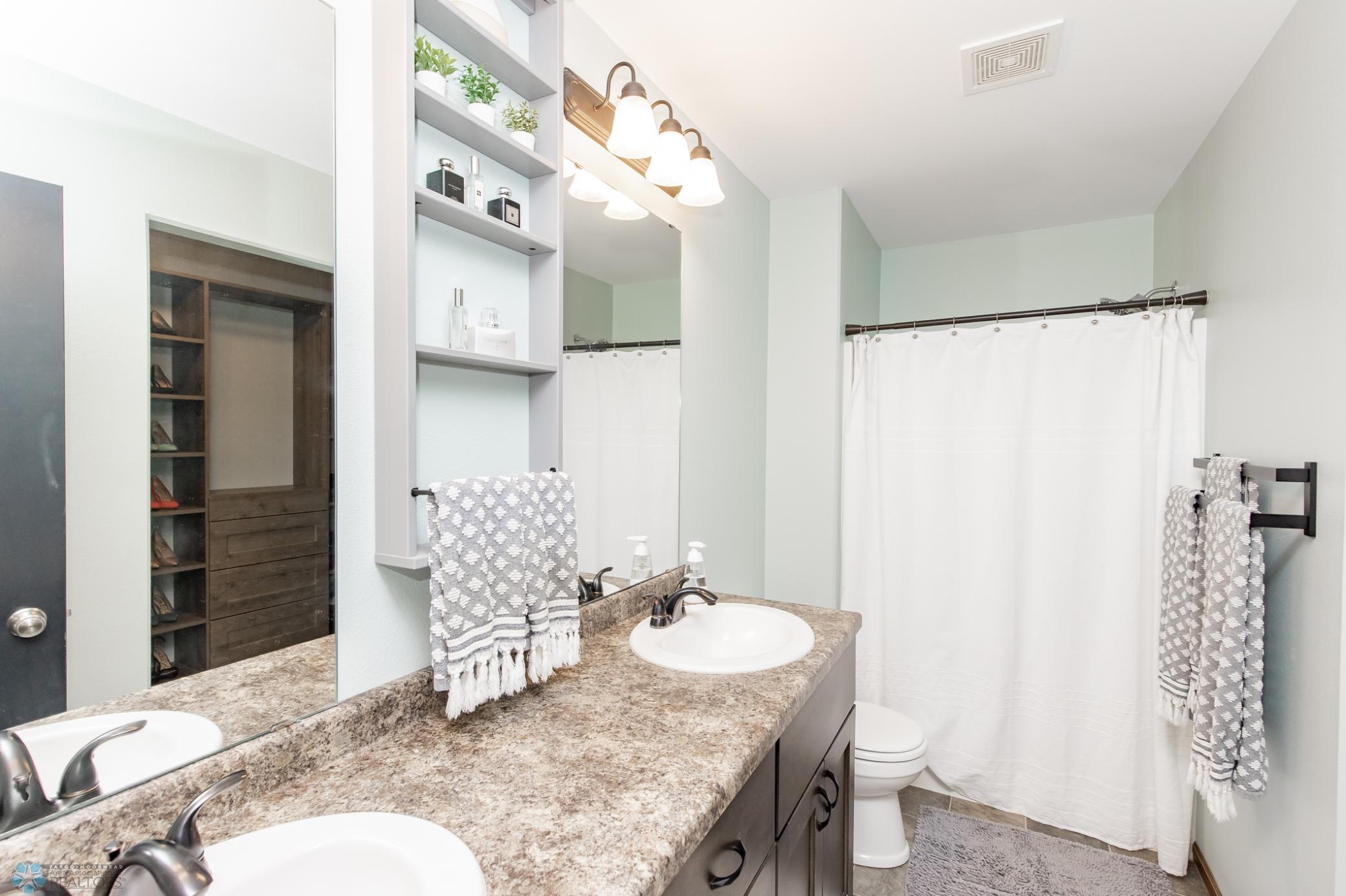 Primary Bathroom - Full