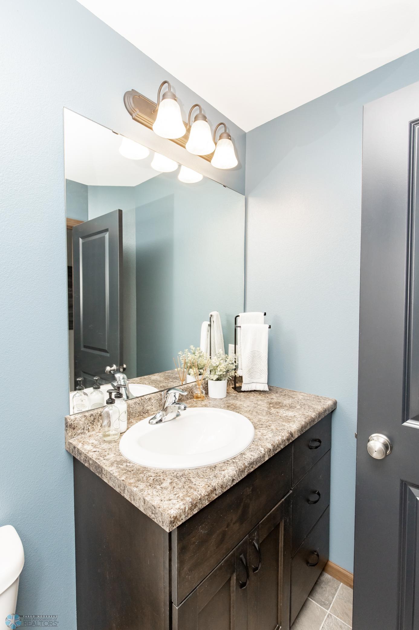 Bathroom 2 - Full
