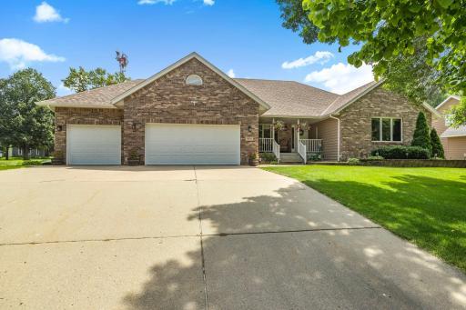 1904 Red Fox Rd, St. Cloud! 5 bedrooms, 4 bathrooms + Sunroom!