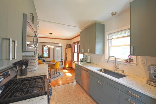 Plenty of light in this kitchen - 2 windows!