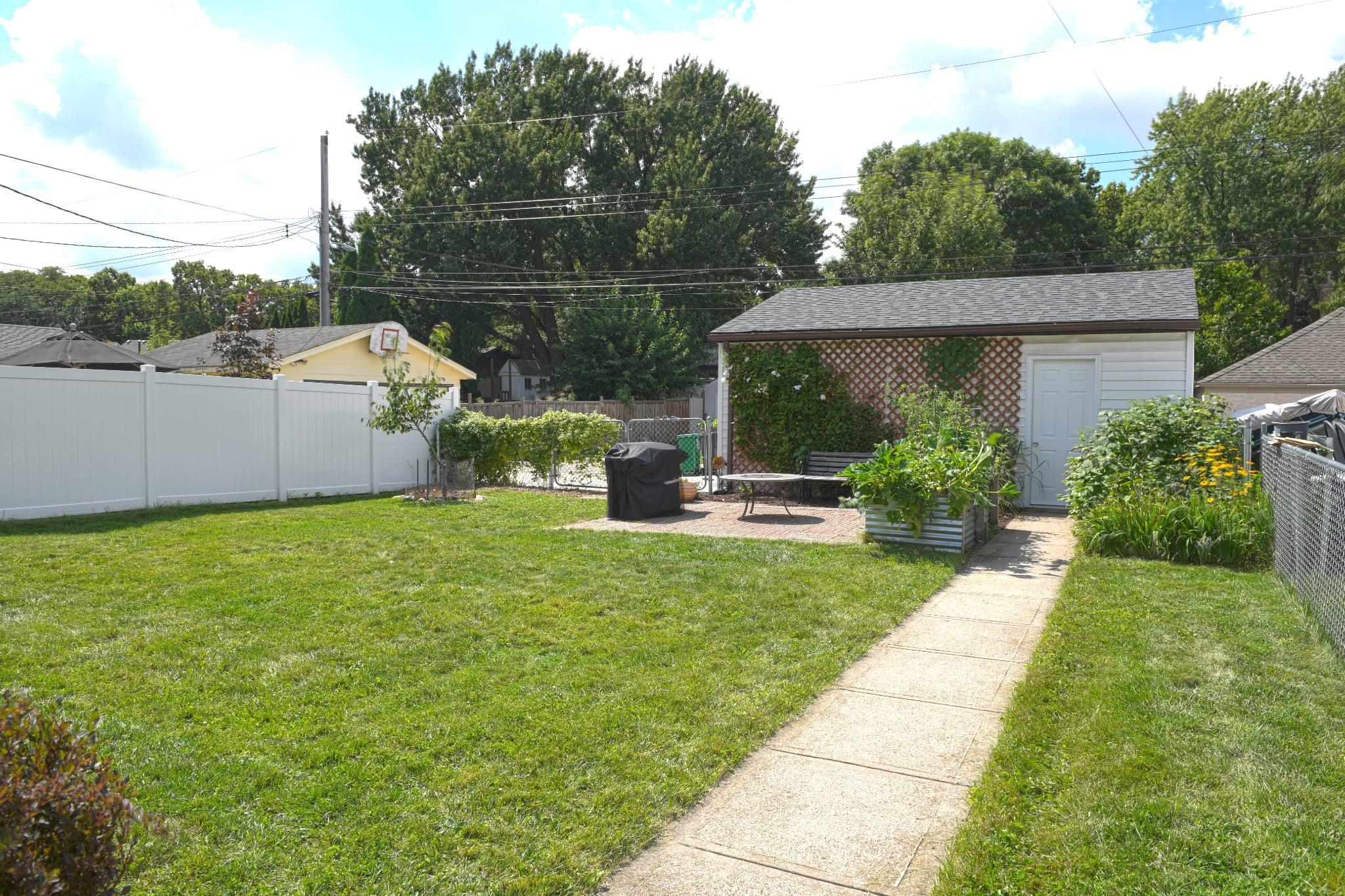 Another long view of the garage.