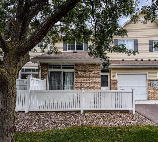 Welcome Home! Easy access to retail shopping, parks and trails