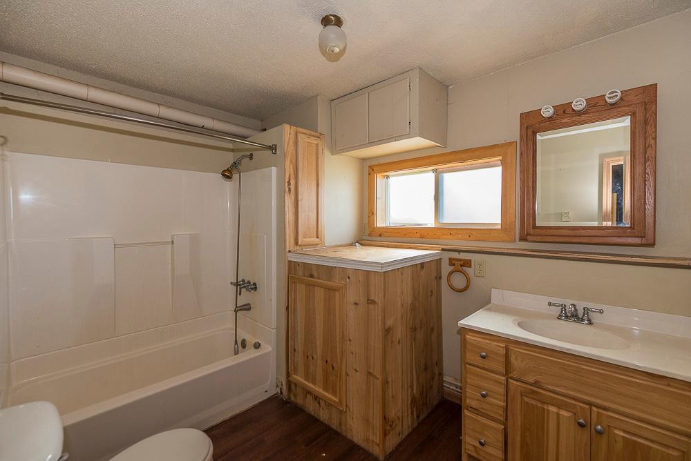 Lower Level Full Bath