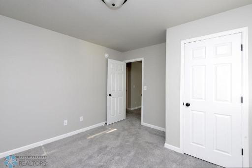 6850 Thomas Street, Horace, ND 58047