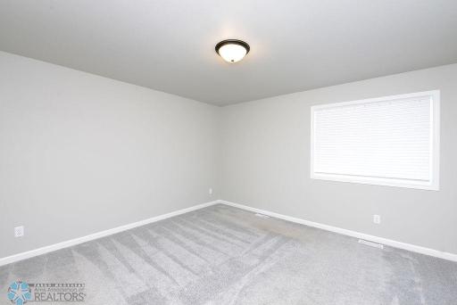 6850 Thomas Street, Horace, ND 58047