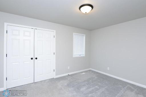 6850 Thomas Street, Horace, ND 58047