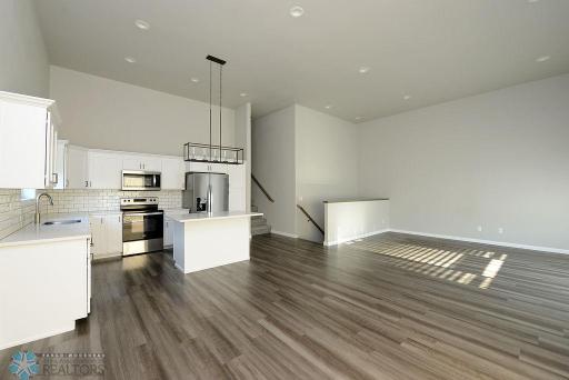 6850 Thomas Street, Horace, ND 58047