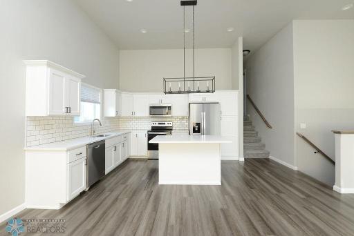 6850 Thomas Street, Horace, ND 58047