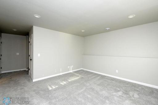 6850 Thomas Street, Horace, ND 58047