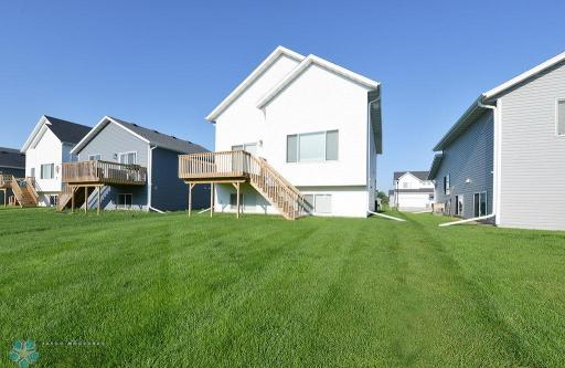 6850 Thomas Street, Horace, ND 58047