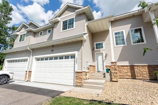 1307 County Road D Circle E, Saint Paul, MN 55109