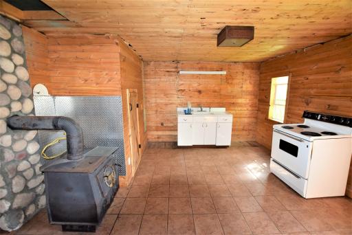 17195 350th Street, Wannaska, MN 56761