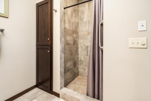20250818-1204_MulberryCt_StCloud_Int-4.jpg