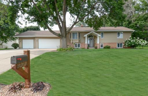 10757 Zieglers Drive North
Brooklyn Park