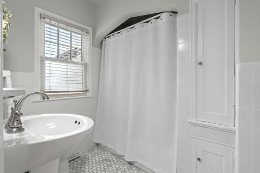 2123 Juno Avenue, Saint Paul, MN 55116
