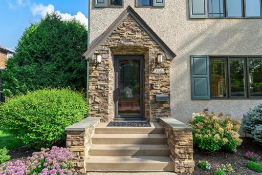 2123 Juno Avenue, Saint Paul, MN 55116