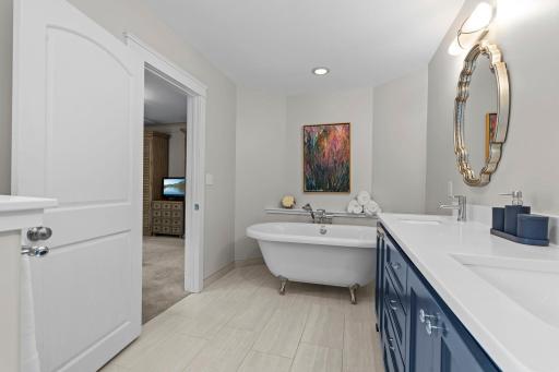 2123 Juno Avenue, Saint Paul, MN 55116