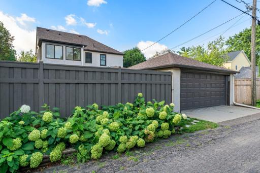 2123 Juno Avenue, Saint Paul, MN 55116
