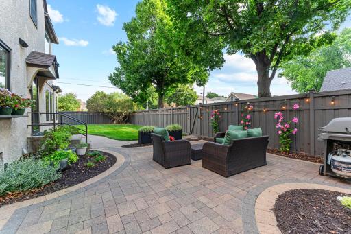 2123 Juno Avenue, Saint Paul, MN 55116